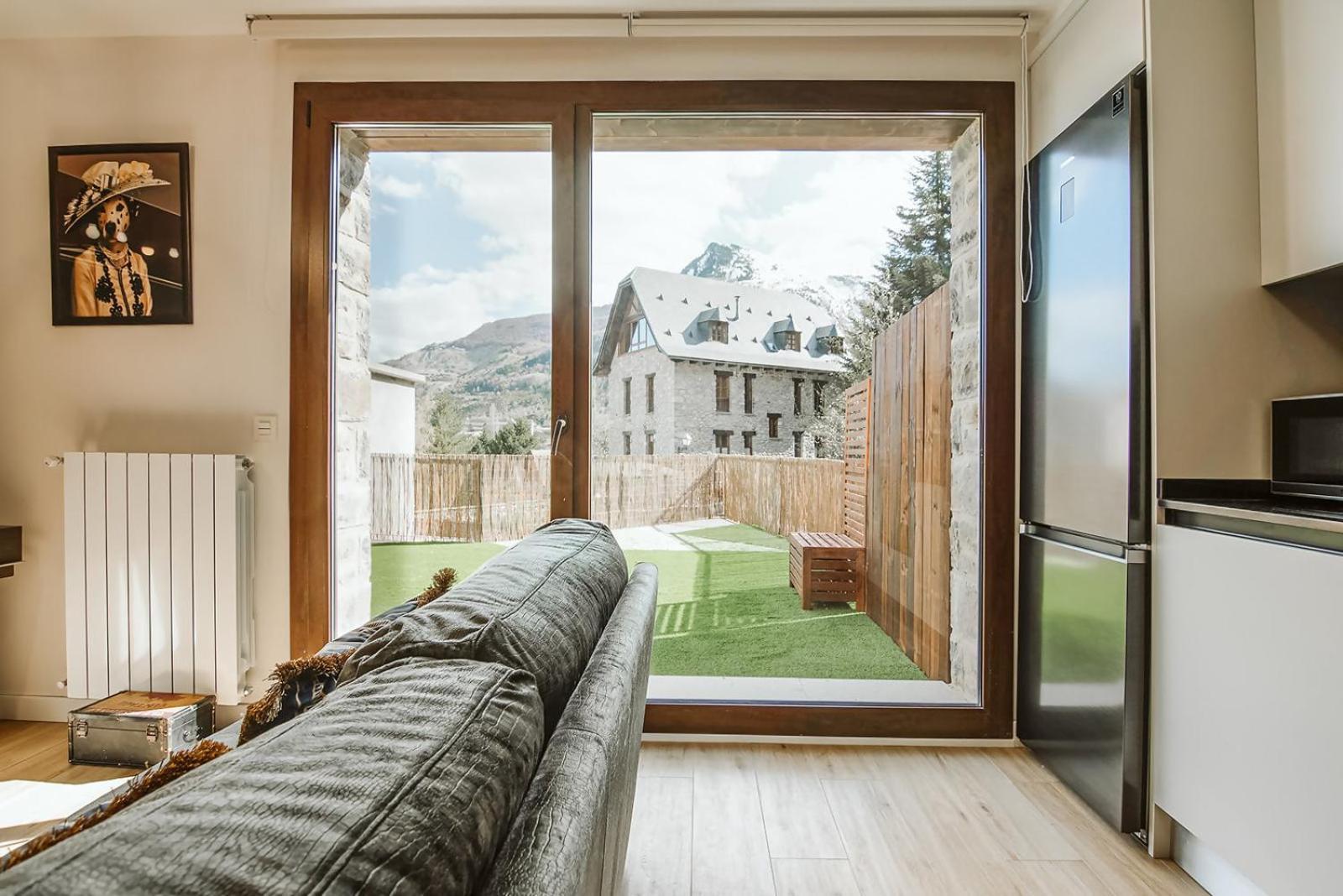 Casa Rosana Apartamento De Diseno Con Terraza Sallent de Gállego المظهر الخارجي الصورة