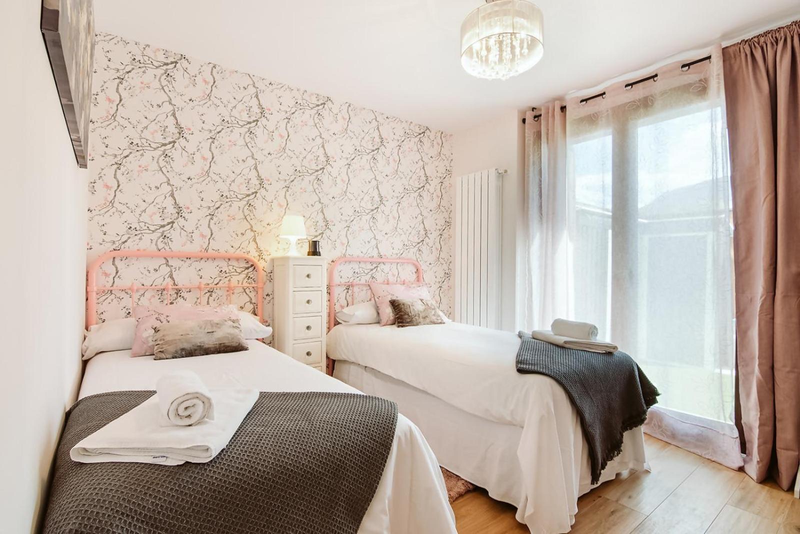 Casa Rosana Apartamento De Diseno Con Terraza Sallent de Gállego المظهر الخارجي الصورة